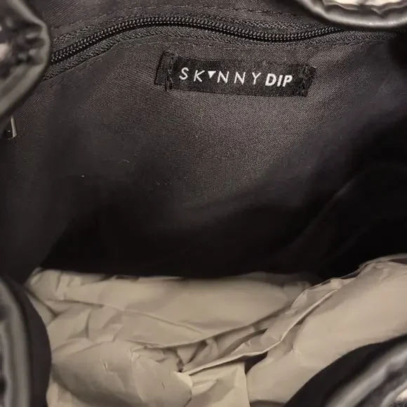 NWT MSRP$70 Skinnydip London Women's Scarlett  Flower Borg Small Backpack Black - Picture 4 of 6